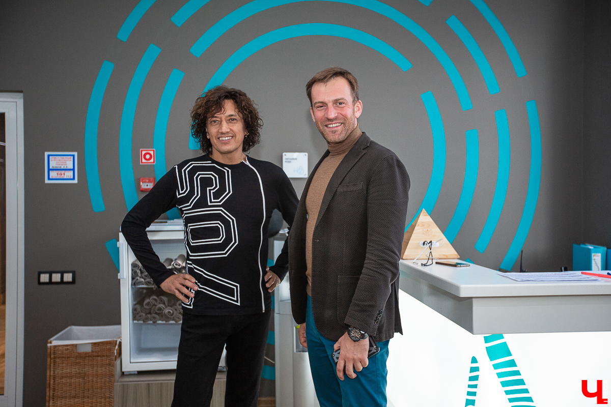 Алексей Молдалиев отмечает юбилей песни, принесшей ему победу в конкурсе композиторов, а поклонники - знаковую дату самого композитора