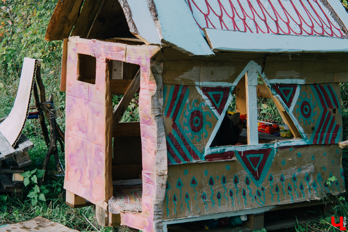 Во Владимире прошел самый масштабный для нашего города фестиваль электронной музыки «GP PsyBerry». На протяжении 4 дней гости, которых было более 200 человек, находились в палатках на природе, слушая диджей-сеты