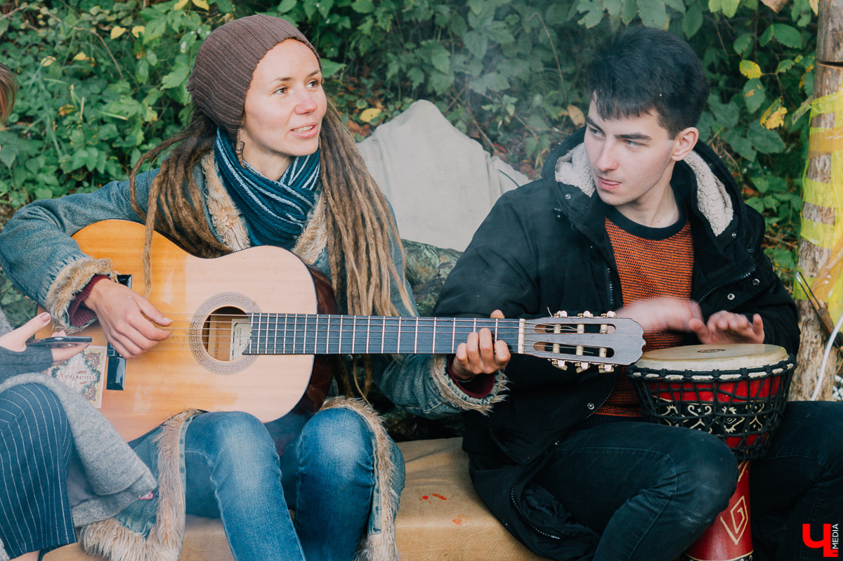 Во Владимире прошел самый масштабный для нашего города фестиваль электронной музыки «GP PsyBerry». На протяжении 4 дней гости, которых было более 200 человек, находились в палатках на природе, слушая диджей-сеты