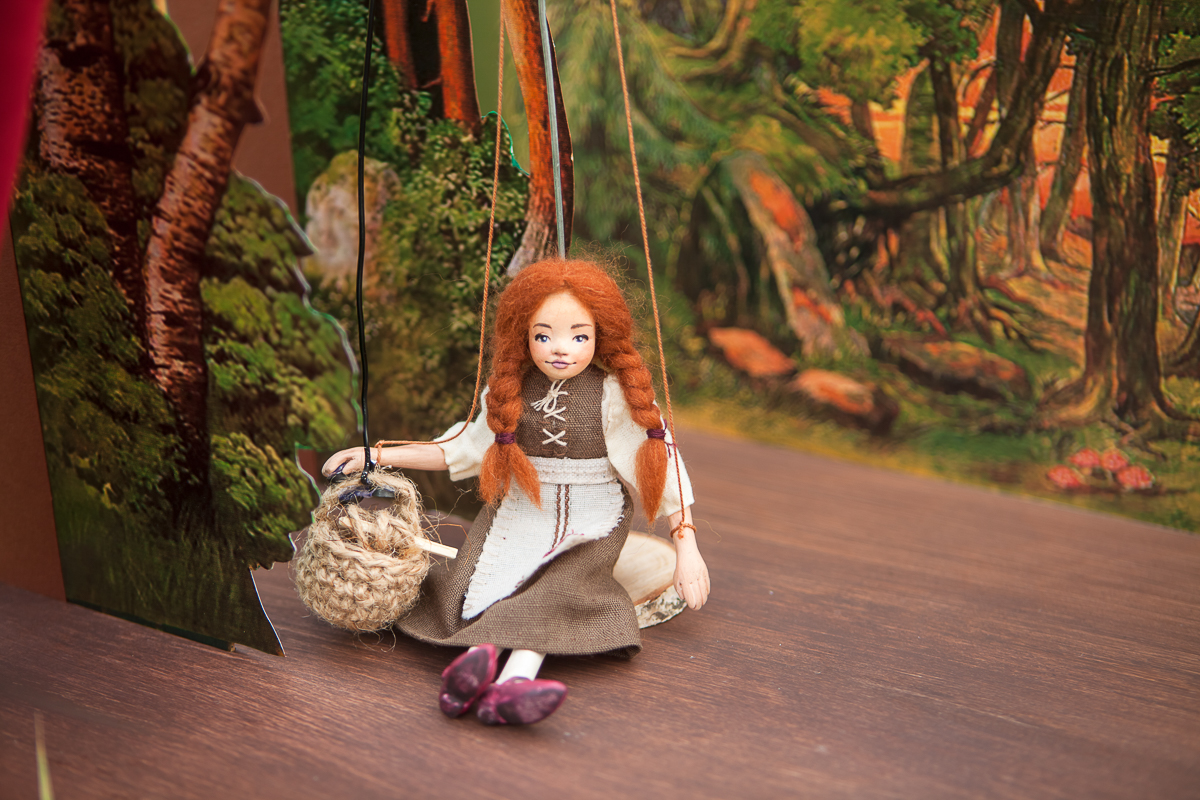 Проект “Сказки из чемодана” растет. Ирина Пономарева привезла из Чехии настольный барочный театр. Такого во Владимире еще не было. В чем особенности нового вида представлений? 