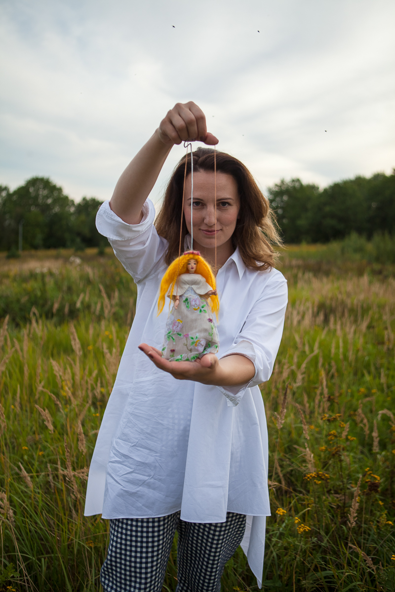 Проект “Сказки из чемодана” растет. Ирина Пономарева привезла из Чехии настольный барочный театр. Такого во Владимире еще не было. В чем особенности нового вида представлений? 