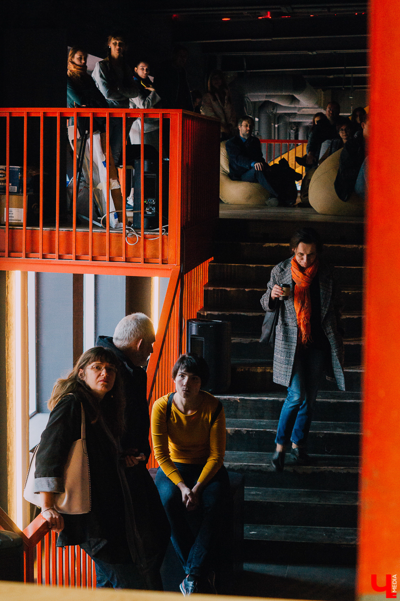 На владимирском рынке новой формации прошел первый урбанистический фестиваль, в ходе которого спикеры поговорили о наболевшем: общественном транспорте, навигации, парках, застройках, улицах… И придумали, как все исправить!