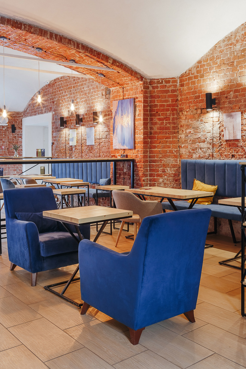 Мы заглянули в одно из заведений города, где хочется не только отдыхать, но и, напротив, вдохновляться, заряжаться и продуктивно работать. Эспрессо-бар “Слова” - одновременно и уютное место для релакса, и удобный коворкинг для фрилансеров