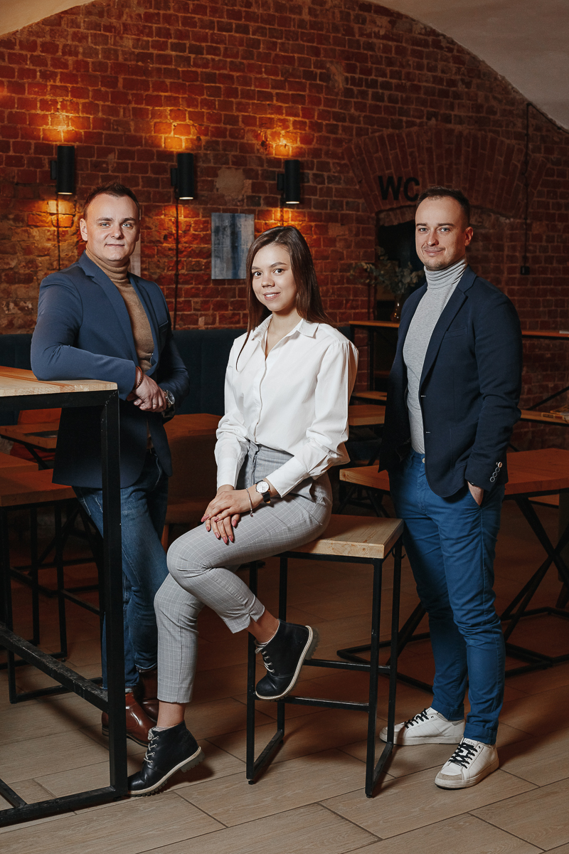 Мы заглянули в одно из заведений города, где хочется не только отдыхать, но и, напротив, вдохновляться, заряжаться и продуктивно работать. Эспрессо-бар “Слова” - одновременно и уютное место для релакса, и удобный коворкинг для фрилансеров