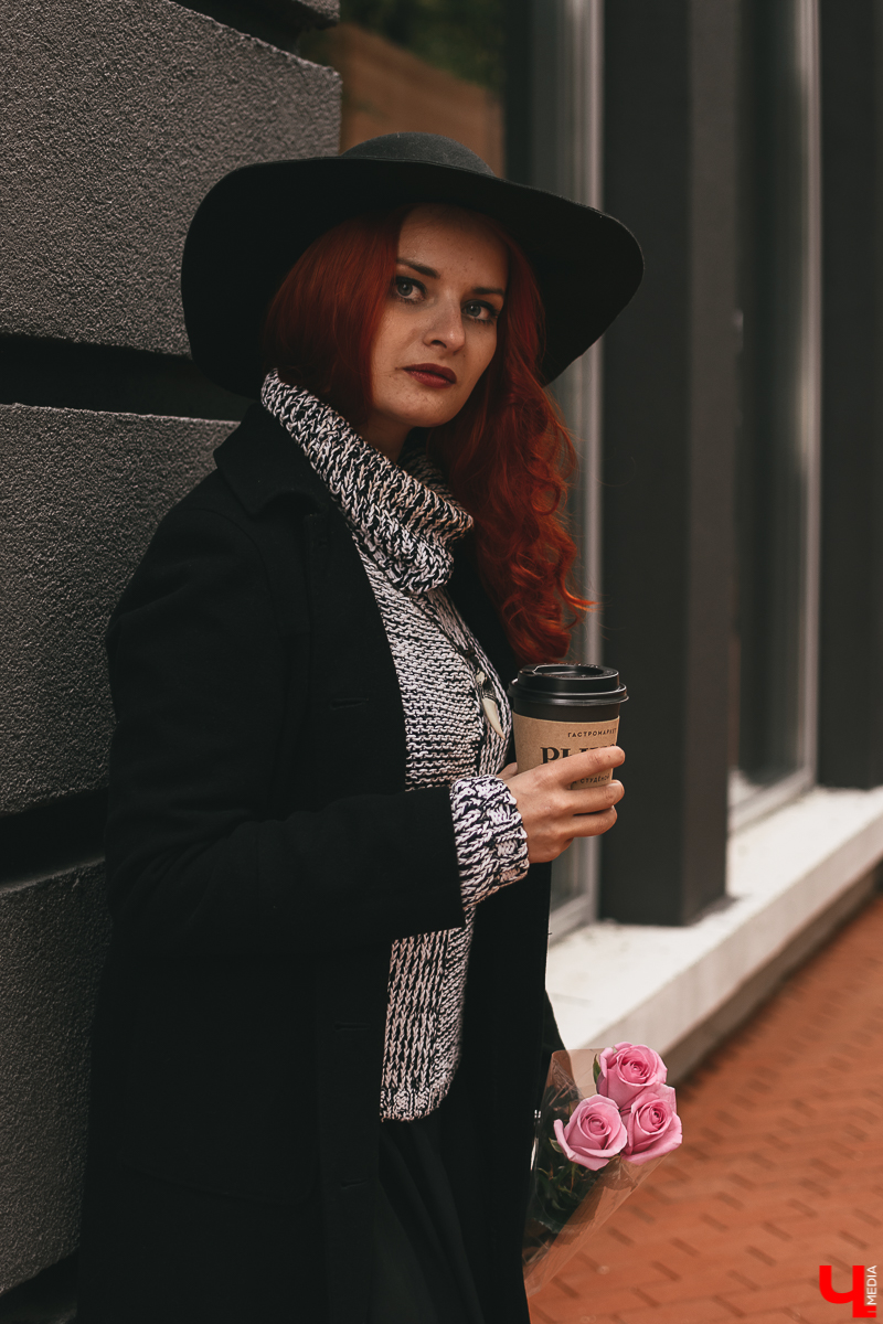 Этнический образ, образы маленькой ведьмы и неординарный преподавательницы по вокалу. Все это в себе легко совмещает владимирская фолк-певица Юлия Покачалова