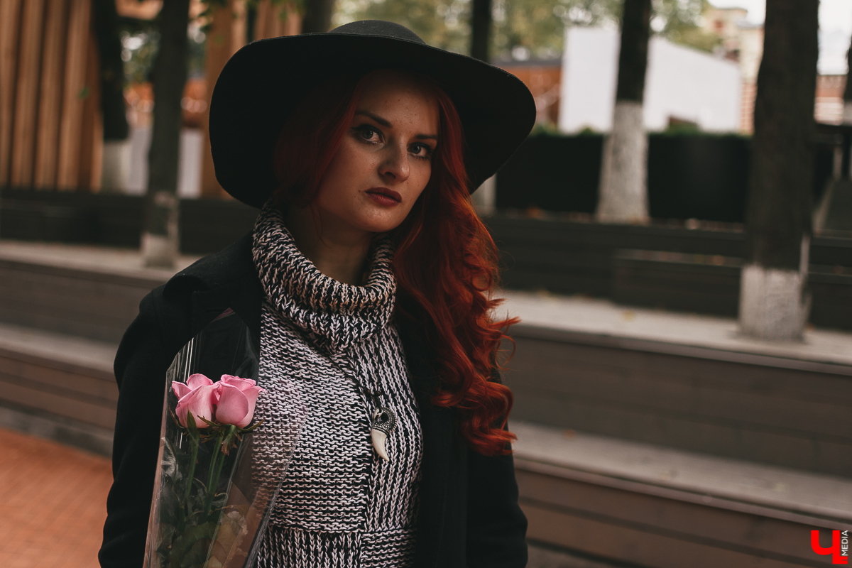 Этнический образ, образы маленькой ведьмы и неординарный преподавательницы по вокалу. Все это в себе легко совмещает владимирская фолк-певица Юлия Покачалова