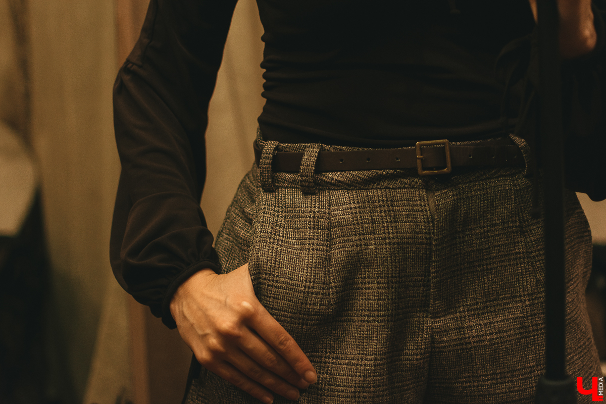 Этнический образ, образы маленькой ведьмы и неординарный преподавательницы по вокалу. Все это в себе легко совмещает владимирская фолк-певица Юлия Покачалова