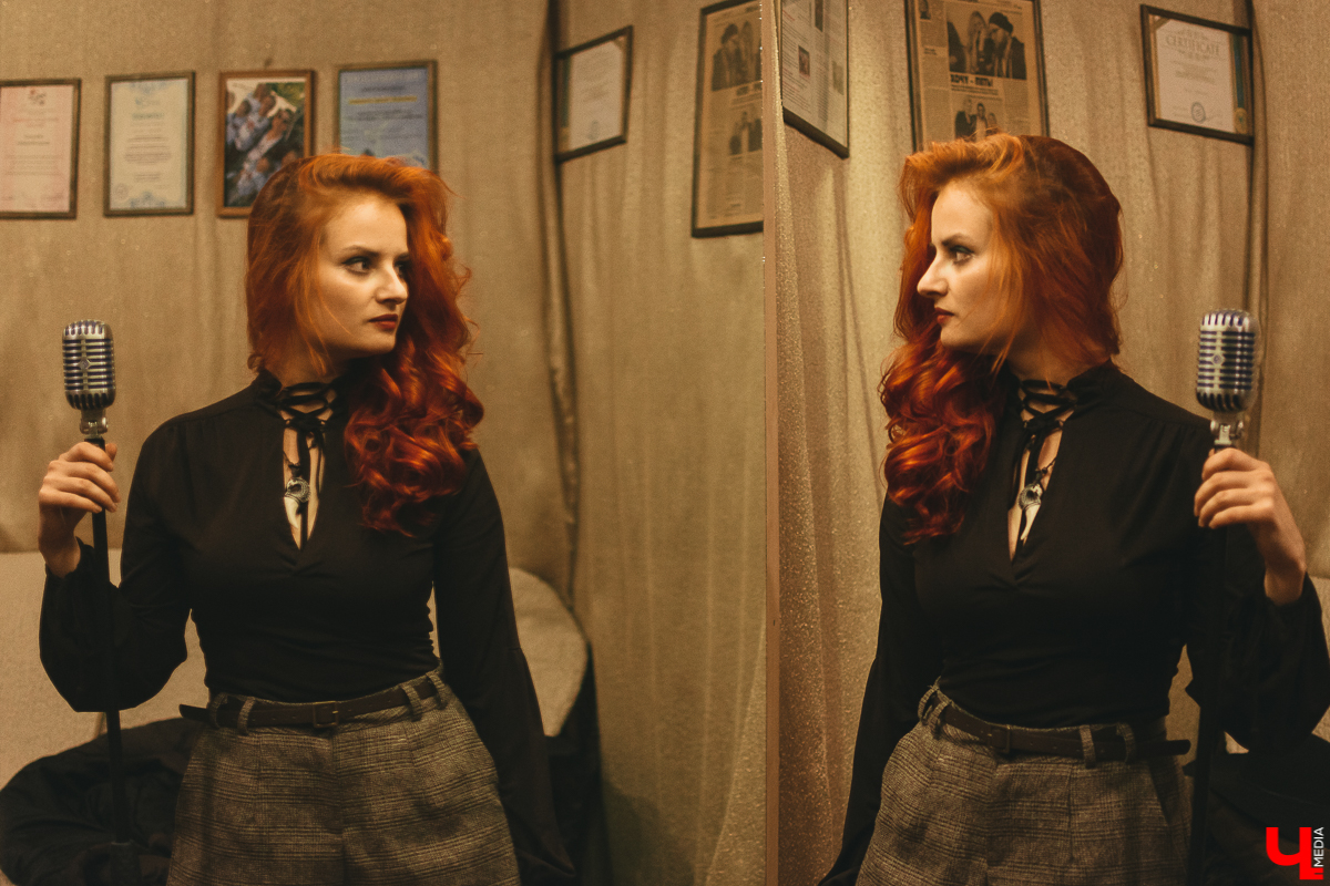 Этнический образ, образы маленькой ведьмы и неординарный преподавательницы по вокалу. Все это в себе легко совмещает владимирская фолк-певица Юлия Покачалова