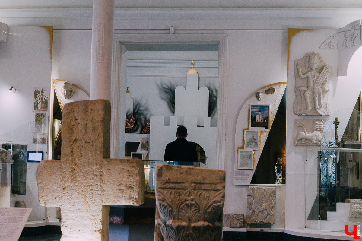 Вопрос решен: за использование символики музея и его исторических памятников все-таки придется платить. Но цены ВСМЗ снизил по просьбе бизнес-сообщества и добавил льготные позиции