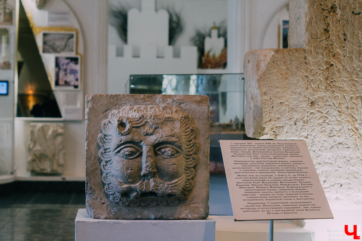 Вопрос решен: за использование символики музея и его исторических памятников все-таки придется платить. Но цены ВСМЗ снизил по просьбе бизнес-сообщества и добавил льготные позиции