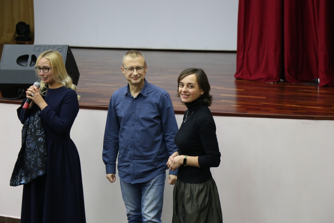 Известный владимирский режиссер Мария Ремыга презентовала новый фильм «Музыкальная экспедиция — 2019». Она рассказала о его создании и открыла секрет, как поймать момент и передать нужную атмосферу.