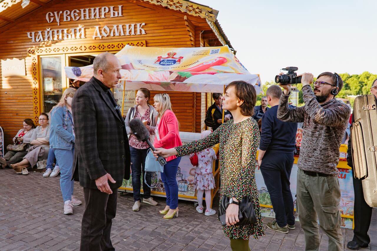 Известный владимирский режиссер Мария Ремыга презентовала новый фильм «Музыкальная экспедиция — 2019». Она рассказала о его создании и открыла секрет, как поймать момент и передать нужную атмосферу.