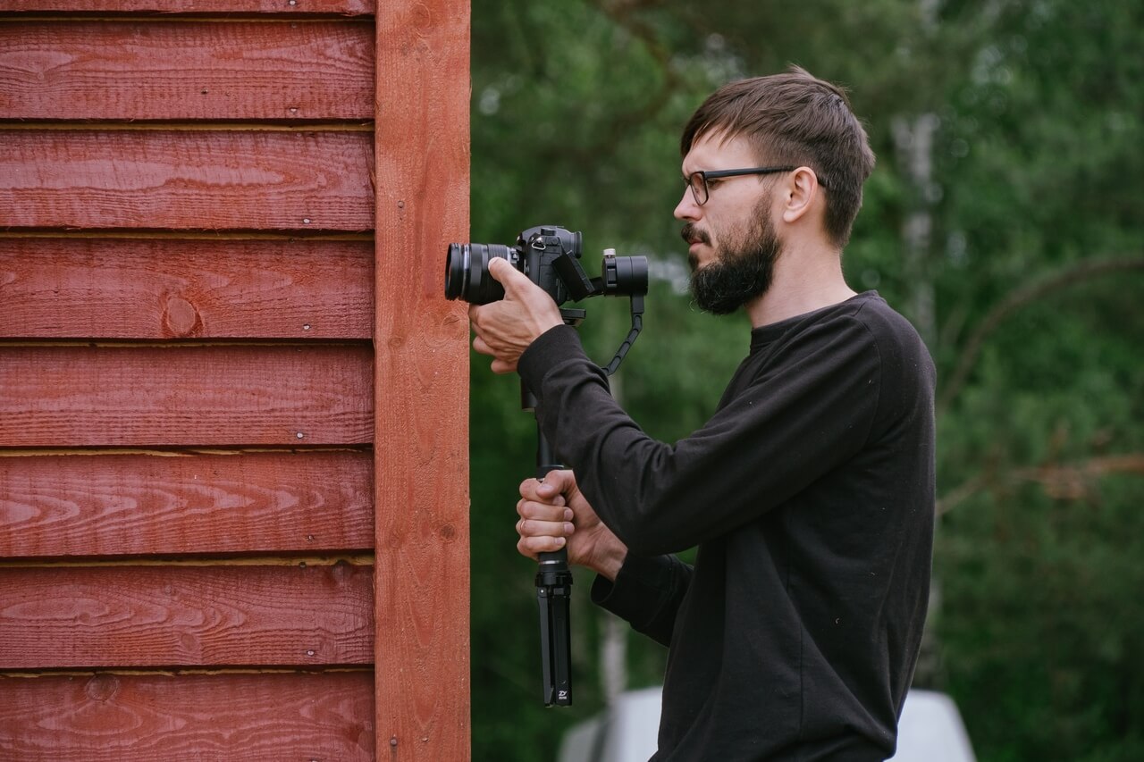 Известный владимирский режиссер Мария Ремыга презентовала новый фильм «Музыкальная экспедиция — 2019». Она рассказала о его создании и открыла секрет, как поймать момент и передать нужную атмосферу.