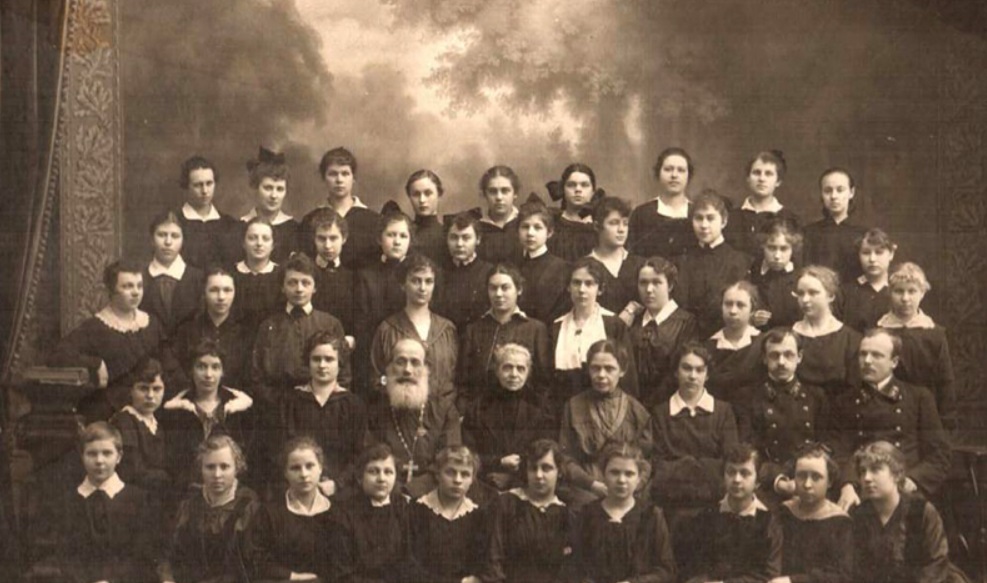 Каково это было - сходить в советский магазин? Что можно было там купить и по каким ценам? О торговле тех лет во Владимире читайте в нашем материале