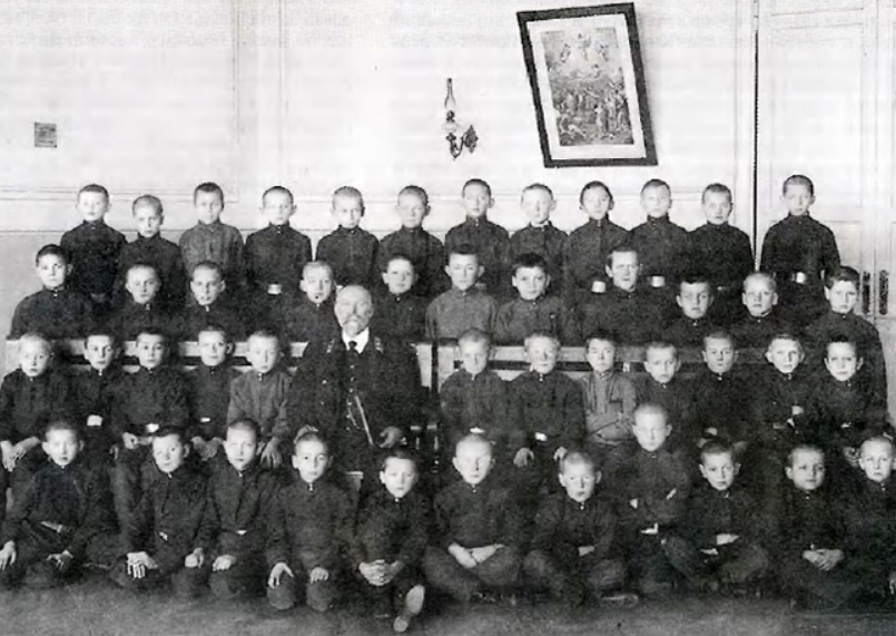 Каково это было - сходить в советский магазин? Что можно было там купить и по каким ценам? О торговле тех лет во Владимире читайте в нашем материале