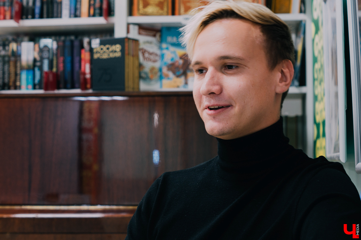 На работе и дома его называют Владом, на выступлениях - Китом Майерсом. Рассказываем о творческом становлении яркого владимирского исполнителя нетипичного для России жанра