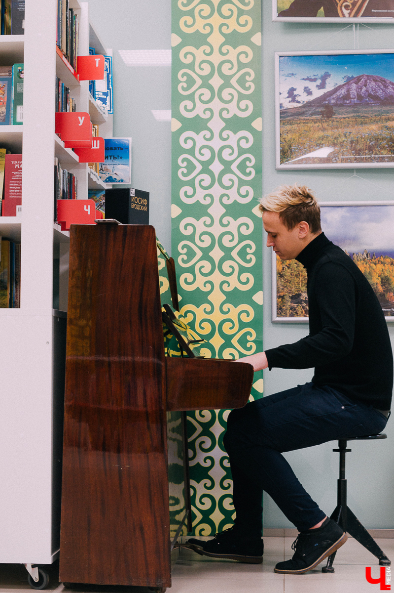 На работе и дома его называют Владом, на выступлениях - Китом Майерсом. Рассказываем о творческом становлении яркого владимирского исполнителя нетипичного для России жанра