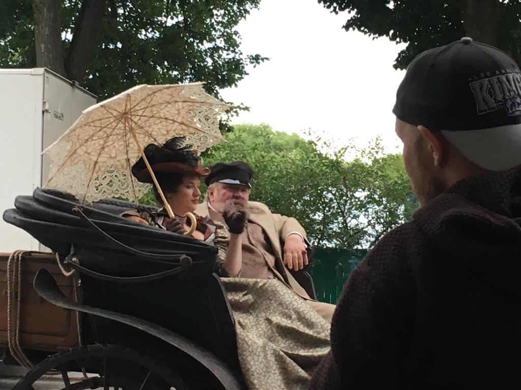 С 8 по 20 октября Суздаль охватит “золотая лихорадка”. В городе вновь пройдут съемки одного из главных проектов Первого канала 2019-2020 годов - художественного фильма “Угрюм-река”. 