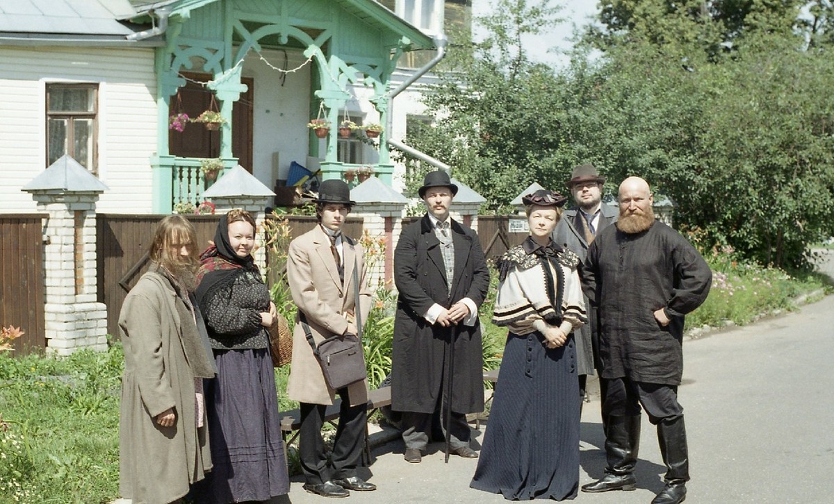 С 8 по 20 октября Суздаль охватит “золотая лихорадка”. В городе вновь пройдут съемки одного из главных проектов Первого канала 2019-2020 годов - художественного фильма “Угрюм-река”. 