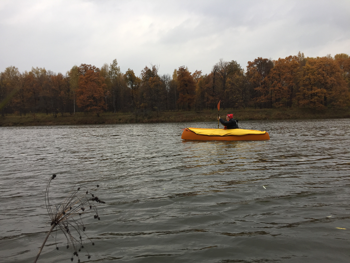 “Ключ-Медиа” отправился на тест-драйв первой специально разработанной для путешествий по Клязьме лодки