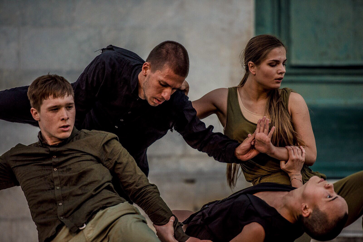 Кастинг в шоу “Танцы” на ТНТ в самом разгаре. Пока десятки талантливых ребят со всей России ждут своего звездного часа и готовятся выйти на сцену, чтобы выступить перед строгим жюри, Анна Балаева из Коврова уже в ожидании следующего этапа. Она прошла первый отбор и теперь мечтает оказаться в команде Татьяны Денисовой