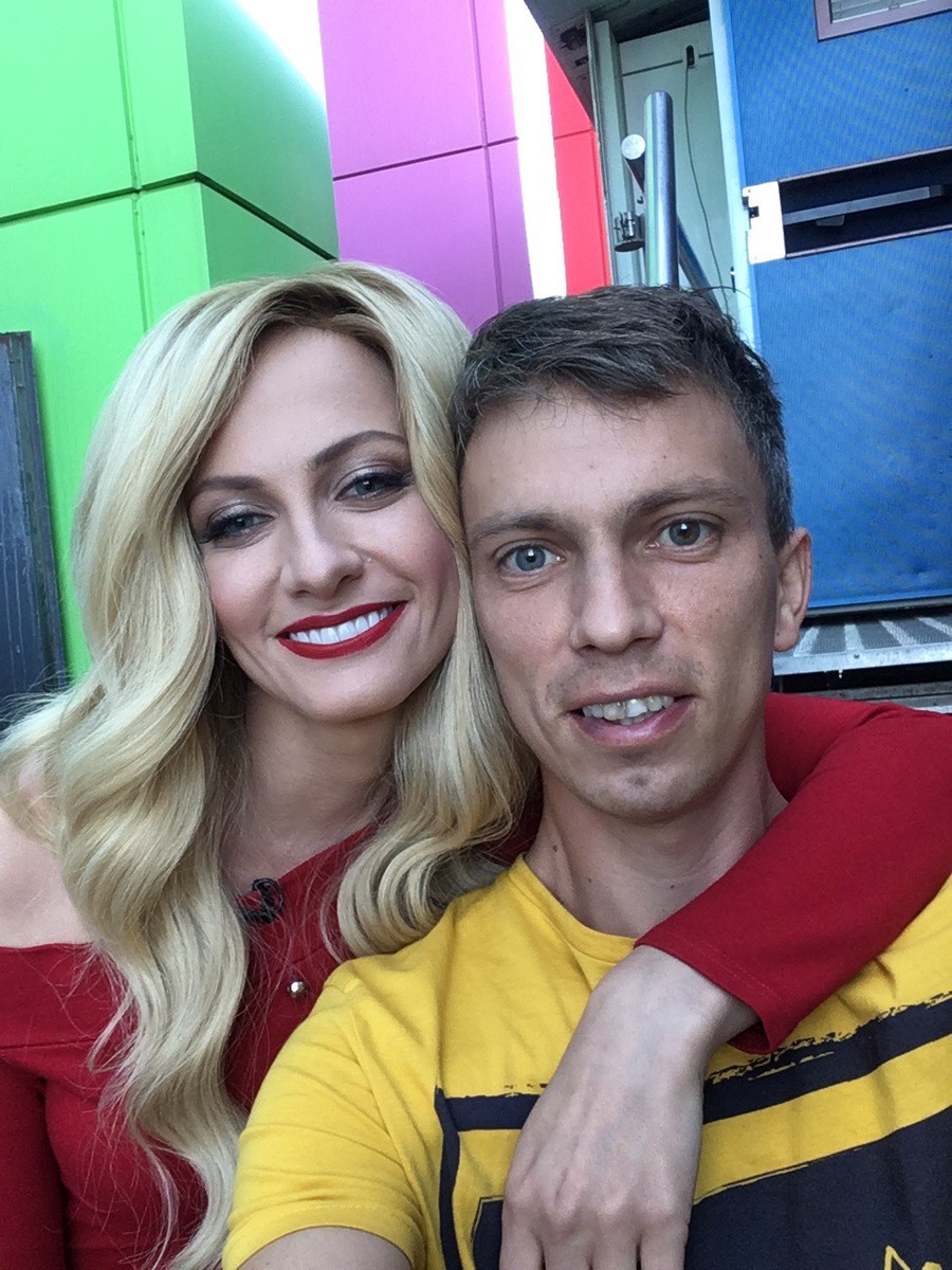 Житель Кольчугина Михаил Соловьев рассказал о своем монстр-траке, съемках в телевизионных проектах “Россия рулит!” и “Центральное телевидение”, а также о том, что происходит на ТВ-площадке, когда выключаются камеры