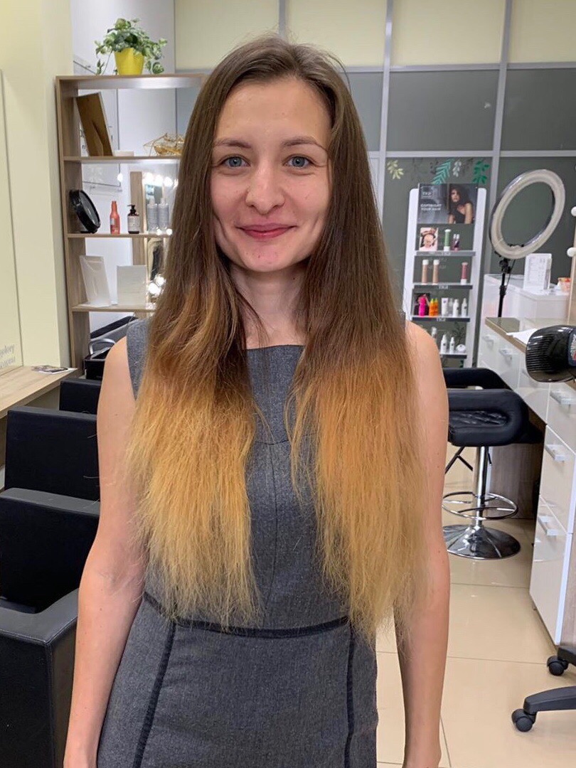 Эксперты-стилисты Мария Засорина и Александра Стрекоза вместе с фотографом Полиной Романычевой ведут проект “Это ты” - создают новые образы для героев