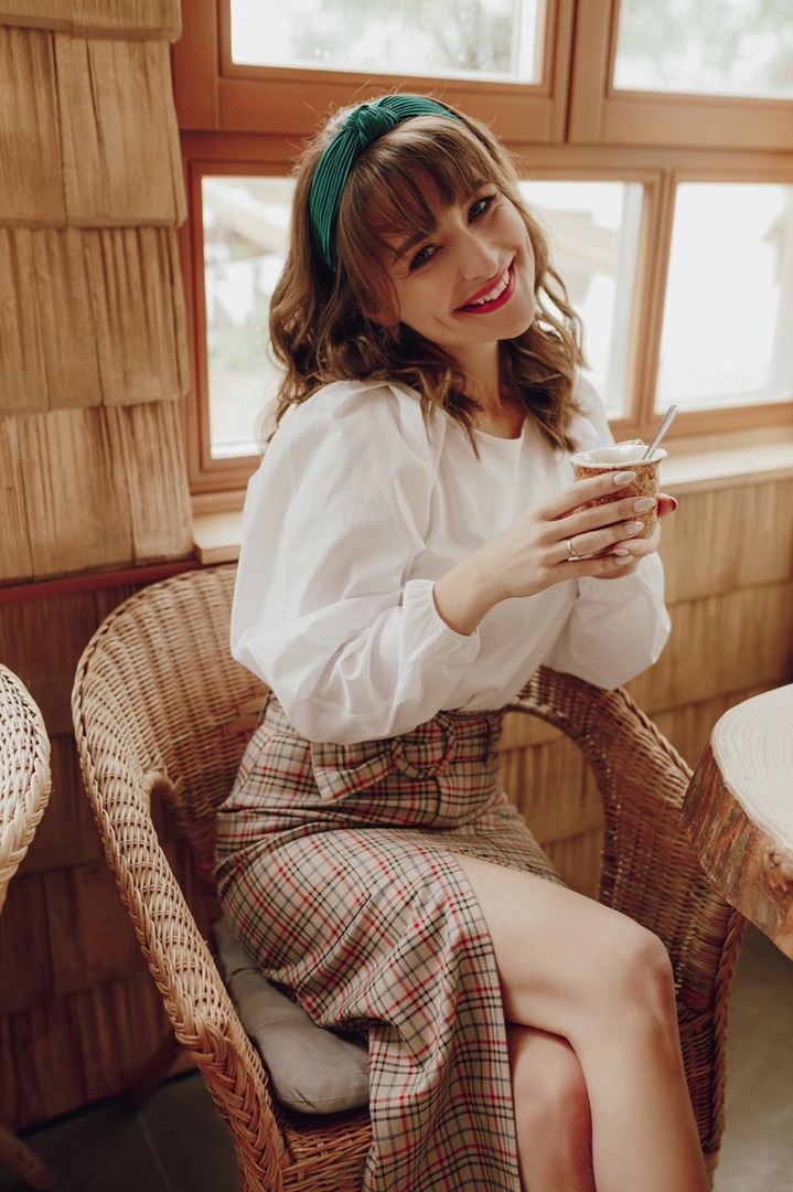 Эксперты-стилисты Мария Засорина и Александра Стрекоза вместе с фотографом Полиной Романычевой ведут проект “Это ты” - создают новые образы для героев