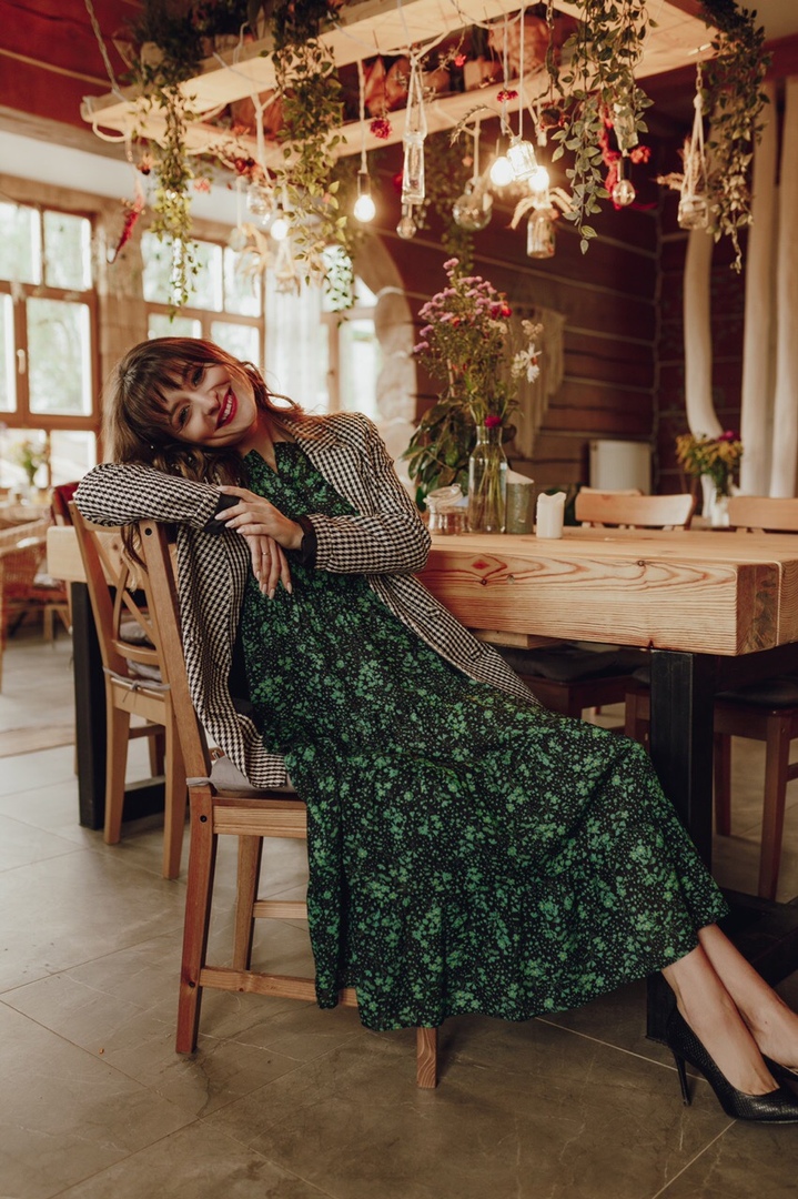 Эксперты-стилисты Мария Засорина и Александра Стрекоза вместе с фотографом Полиной Романычевой ведут проект “Это ты” - создают новые образы для героев