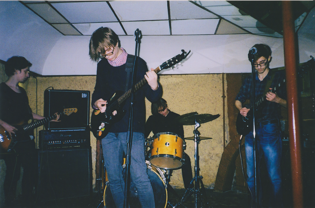 Сюрреализм, оксюмороны и осенний эмбиент (или пост-панк, или фьюжн). «Мертвый переулок» рассказали о своих странностях