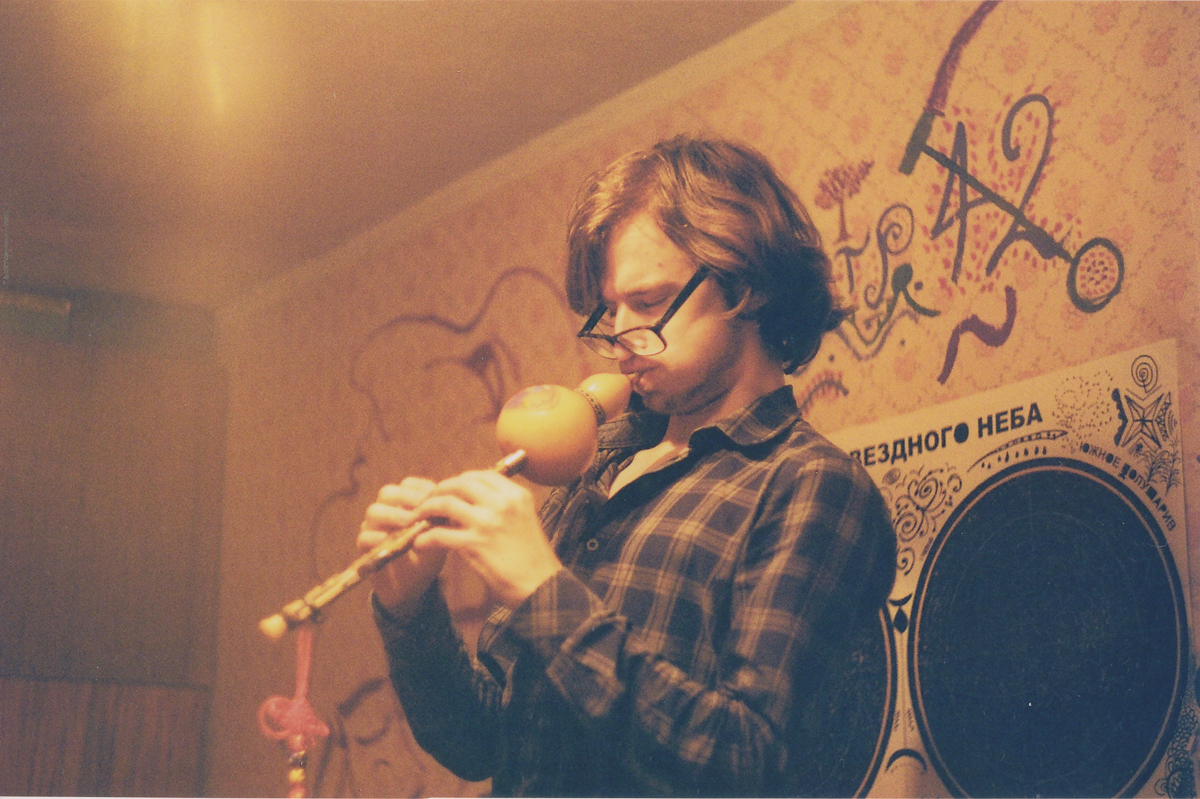 Сюрреализм, оксюмороны и осенний эмбиент (или пост-панк, или фьюжн). «Мертвый переулок» рассказали о своих странностях