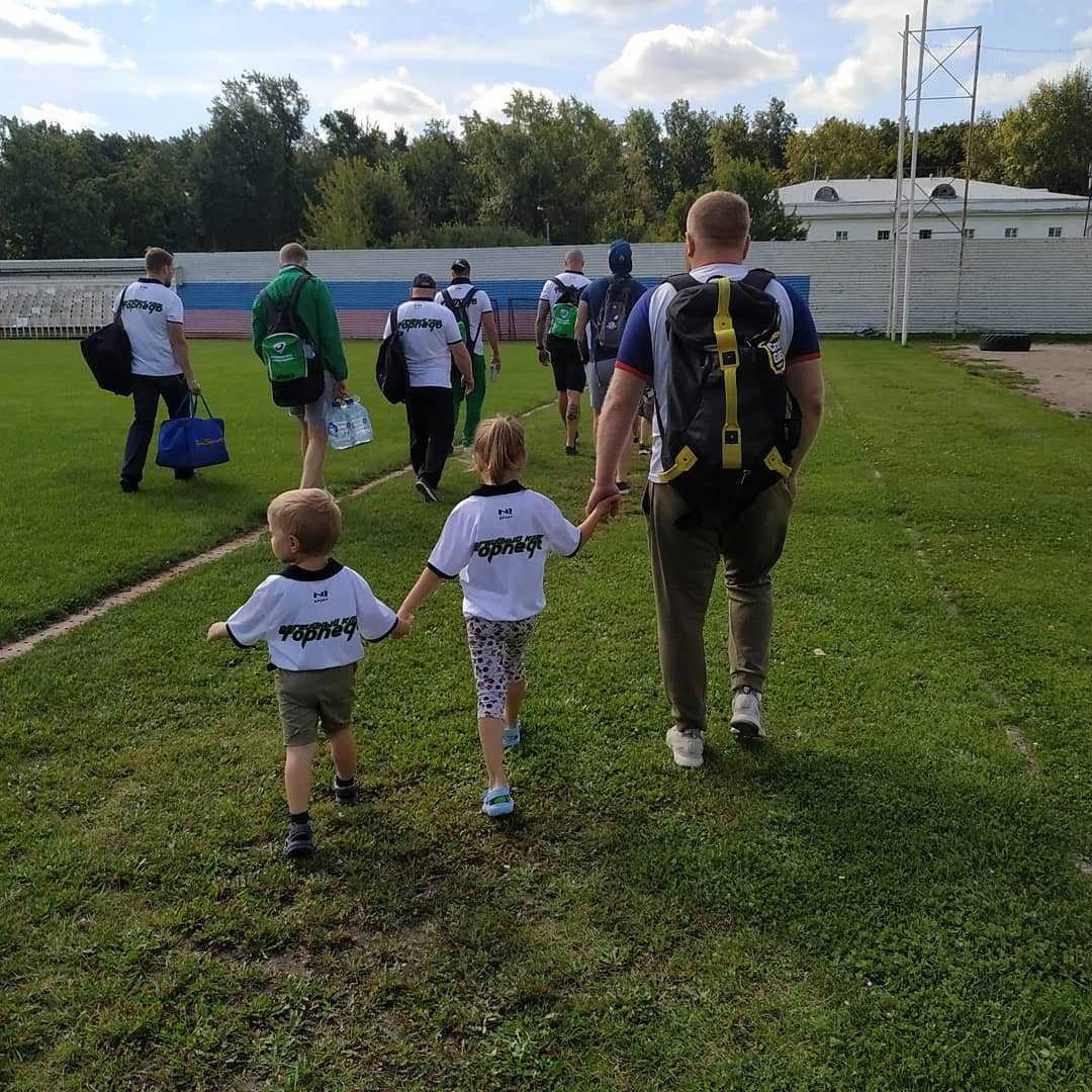 Папу в жизни никто не заменит! Об этом не понаслышке знают владимирские многодетные отцы. Они и расскажут нам сегодня, что является самым сложным, а что самым приятным в воспитании детей. И конечно, дадут совет - как стать своему ребенку хорошим папой