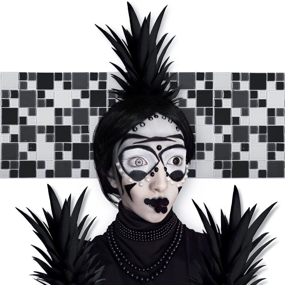  Владимирские мастера Ирина Копаченко и Елена Синтякова представили “Ключ-Медиа” свои работы в стиле бьюти-арт-фейс-креатива и поделились секретами их создания.