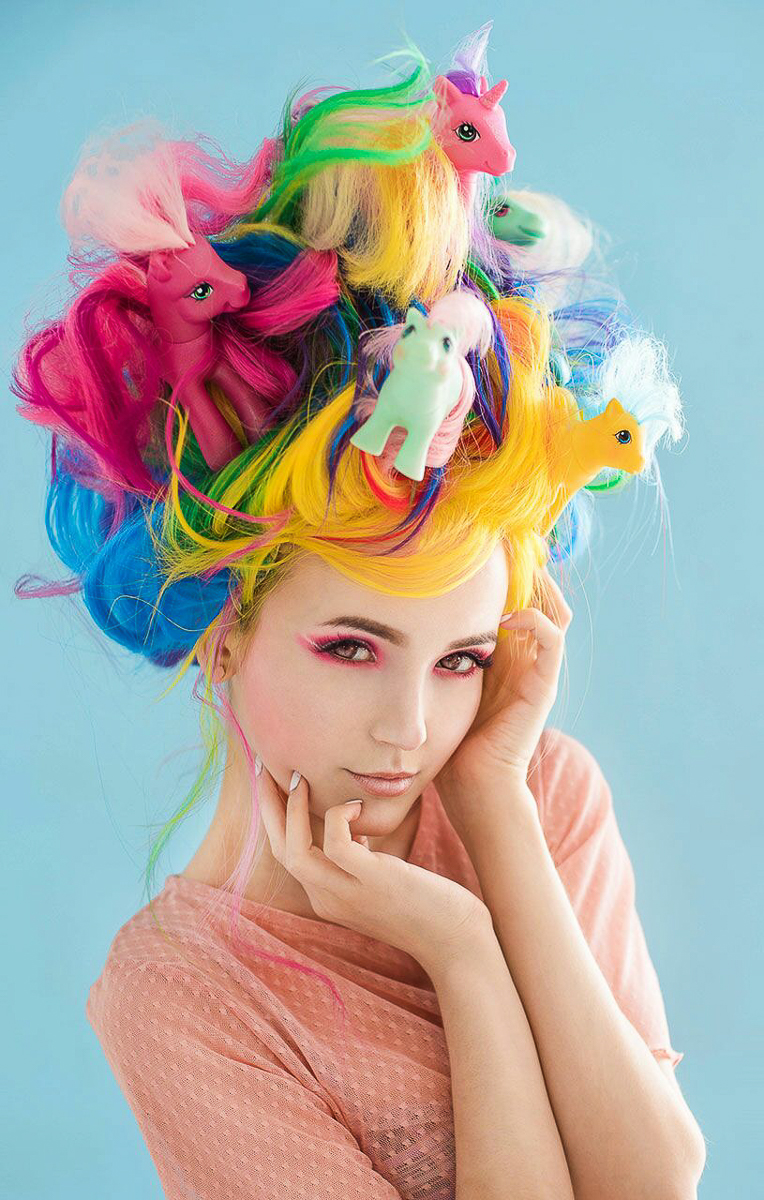  Владимирские мастера Ирина Копаченко и Елена Синтякова представили “Ключ-Медиа” свои работы в стиле бьюти-арт-фейс-креатива и поделились секретами их создания.