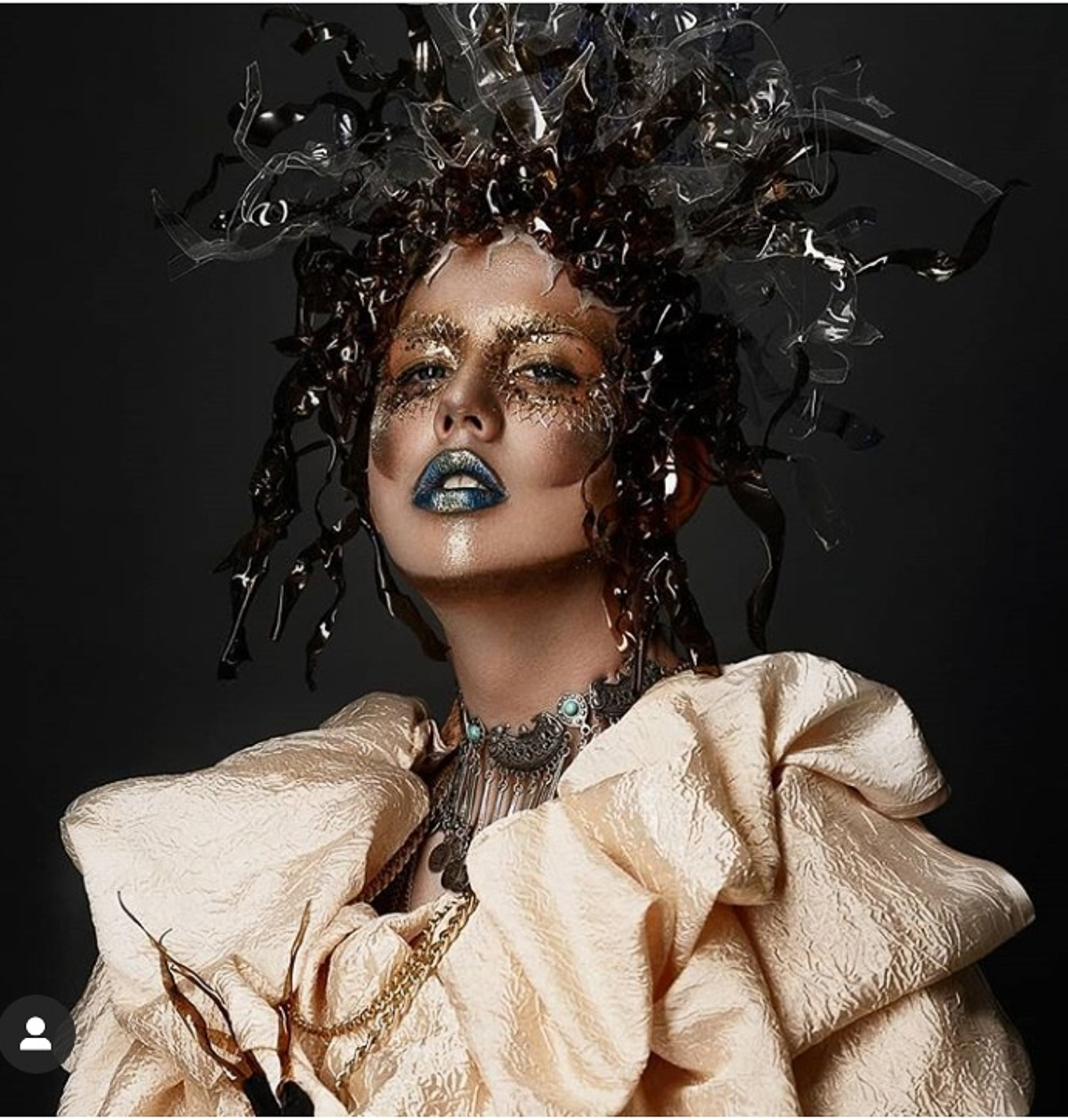  Владимирские мастера Ирина Копаченко и Елена Синтякова представили “Ключ-Медиа” свои работы в стиле бьюти-арт-фейс-креатива и поделились секретами их создания.