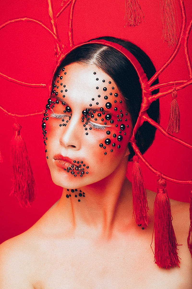  Владимирские мастера Ирина Копаченко и Елена Синтякова представили “Ключ-Медиа” свои работы в стиле бьюти-арт-фейс-креатива и поделились секретами их создания.