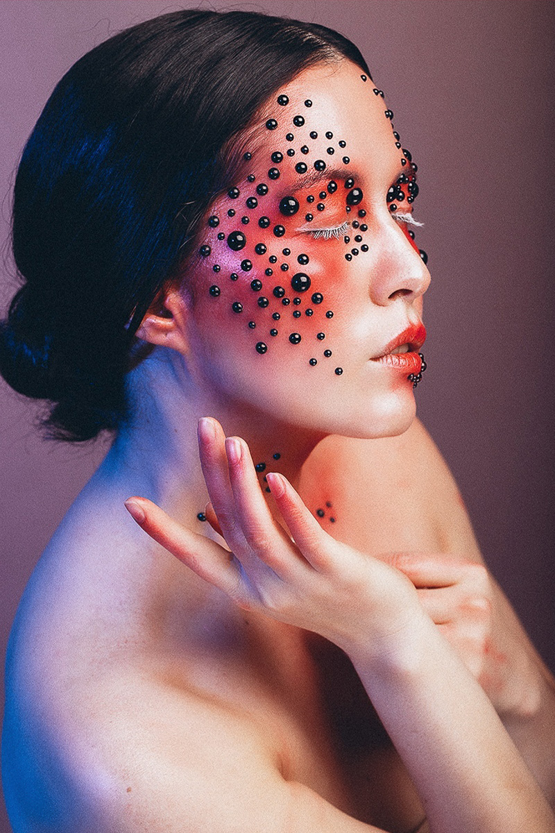  Владимирские мастера Ирина Копаченко и Елена Синтякова представили “Ключ-Медиа” свои работы в стиле бьюти-арт-фейс-креатива и поделились секретами их создания.