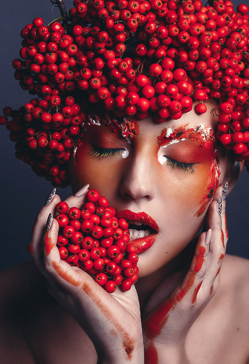  Владимирские мастера Ирина Копаченко и Елена Синтякова представили “Ключ-Медиа” свои работы в стиле бьюти-арт-фейс-креатива и поделились секретами их создания.