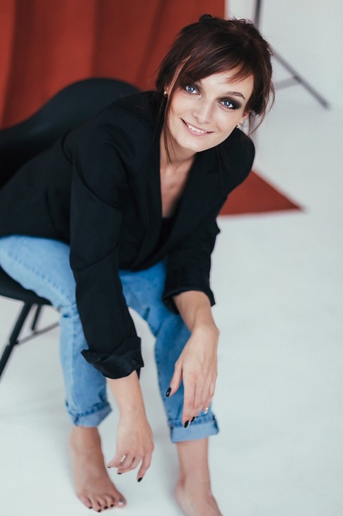 Сегодня в нашем конкурсе “Ключ на спорт” принимает участие Александра Некрасова - актриса, модель и домашний кондитер. Несмотря на свою вкусную профессию, девушка держит себя в прекрасной форме!