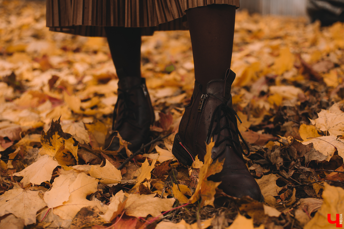 Мария Скосырева - программист, но это не значит, что ее гардероб ограничивается потертыми джинсами, мятыми рубашками и вытянутыми свитерами. Она работает в мужском коллективе, поэтому предпочитает выглядеть женственно и стильно