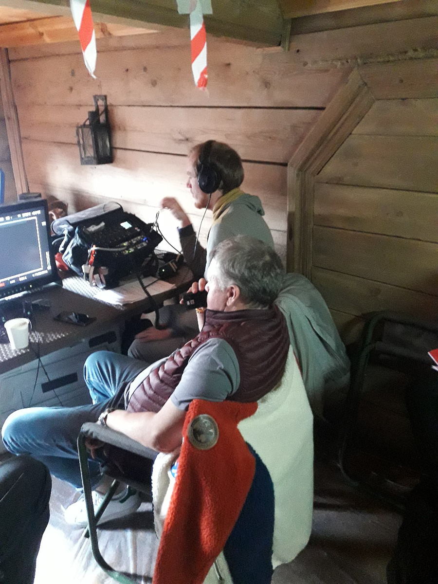 Съемки сериала “Угрюм-река” в Суздале в самом разгаре! С 8 по 20 октября древний город стал “вторым домом” для Александра Балуева, Юлии Пересильд, Александра Горбатова и Софьи Эрнст. Владимирским актерам массовки удалось познакомиться с некоторыми из них