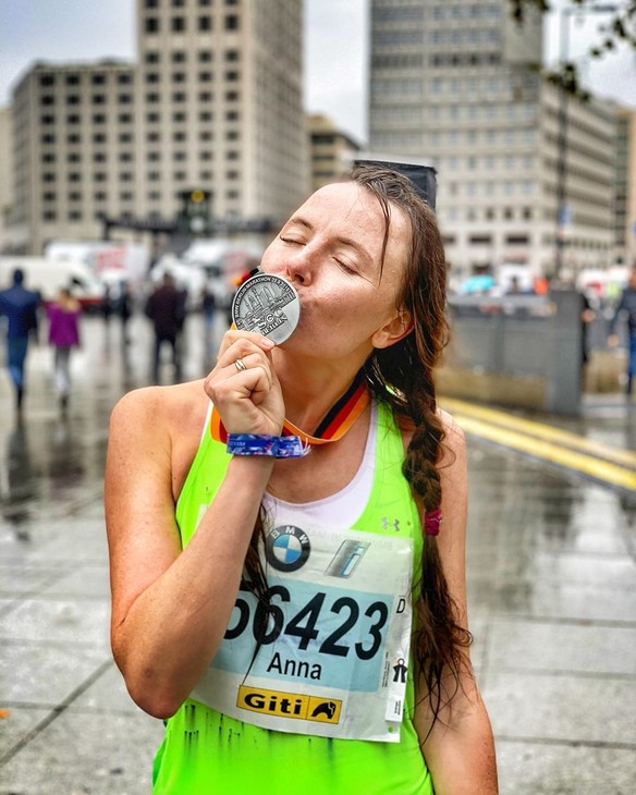 Приобщиться к спорту после покупки “умных часов”, порвать связку из-за нелепой случайности в автобусе, провести на дистанции целый день. Владимирские “железные люди” рассказывают о своем спортивном опыте