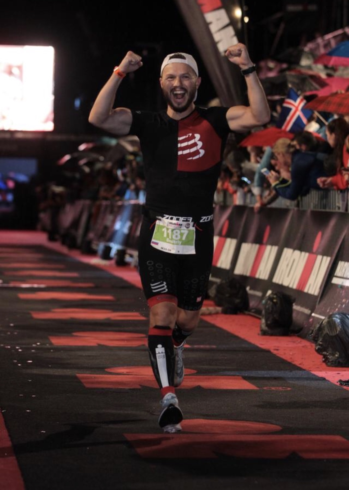 Приобщиться к спорту после покупки “умных часов”, порвать связку из-за нелепой случайности в автобусе, провести на дистанции целый день. Владимирские “железные люди” рассказывают о своем спортивном опыте