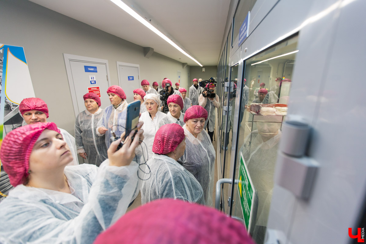 Владимирский хлебокомбинат отметил 90-летие. К празднику предприятие подготовило подарок для горожан - установили уникальный памятник