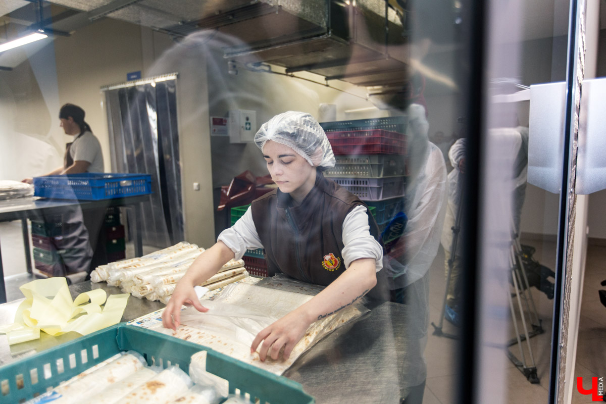 Владимирский хлебокомбинат отметил 90-летие. К празднику предприятие подготовило подарок для горожан - установили уникальный памятник