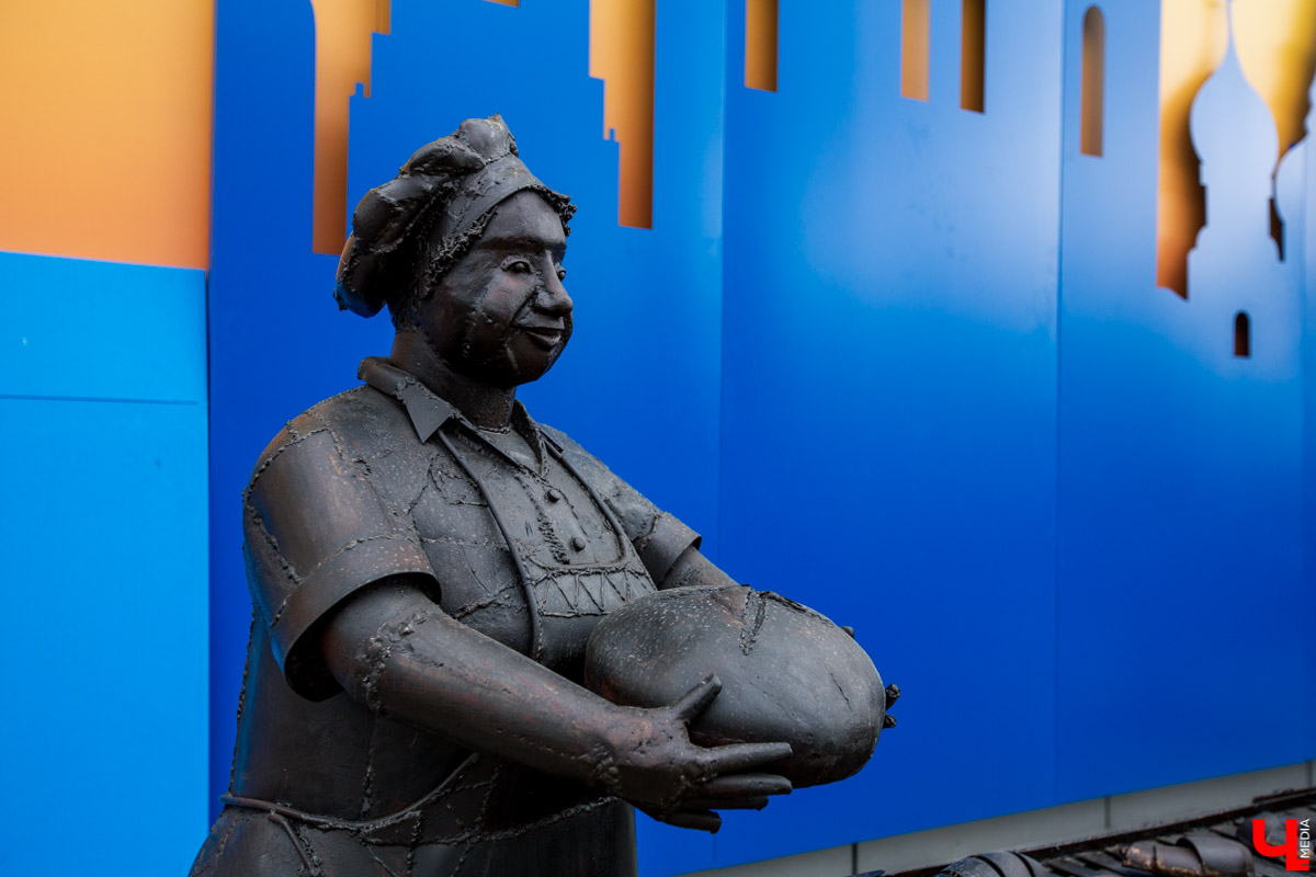 Владимирский хлебокомбинат отметил 90-летие. К празднику предприятие подготовило подарок для горожан - установили уникальный памятник