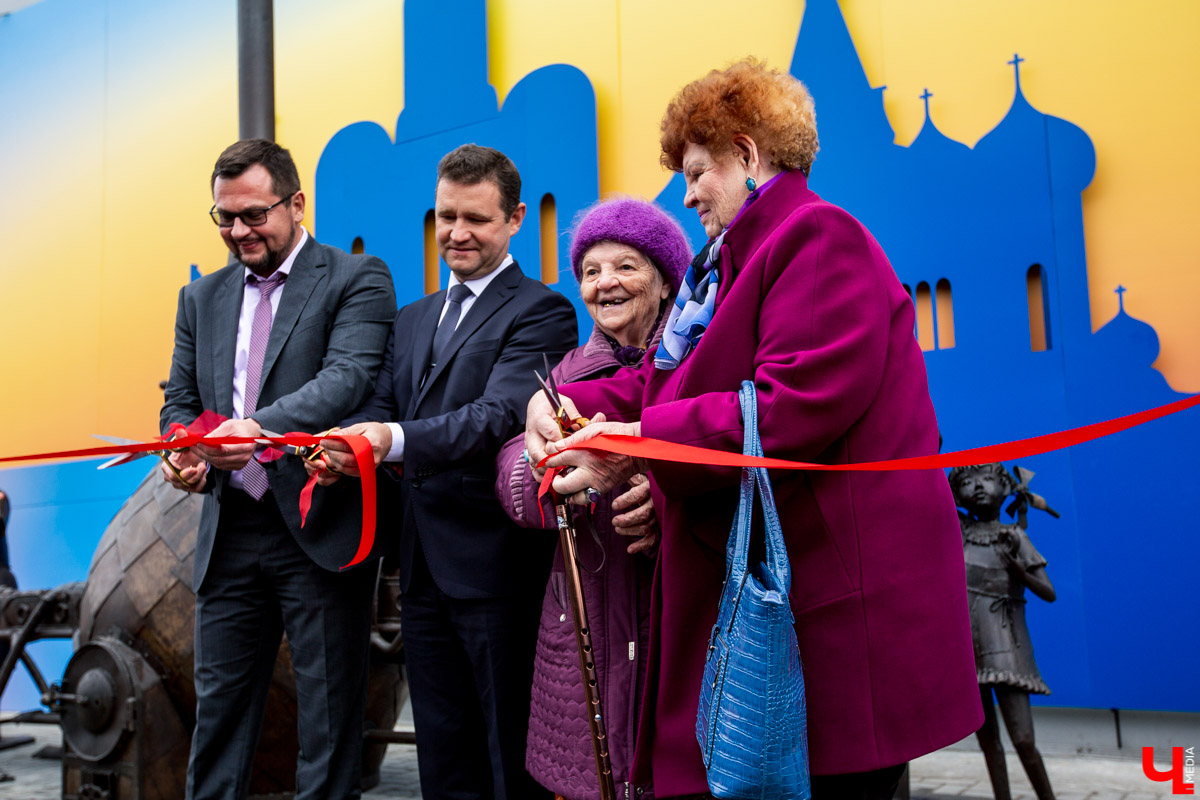 Владимирский хлебокомбинат отметил 90-летие. К празднику предприятие подготовило подарок для горожан - установили уникальный памятник