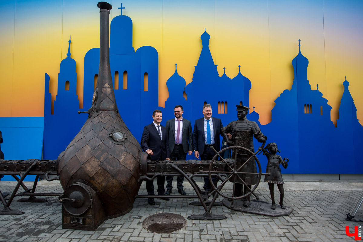 Владимирский хлебокомбинат отметил 90-летие. К празднику предприятие подготовило подарок для горожан - установили уникальный памятник