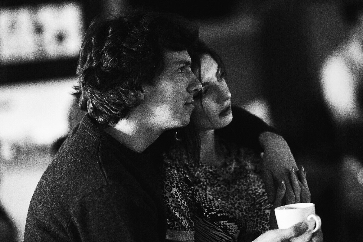 Поклонницы, постоянные репетиции, бесконечный поиск звучаний. Девушки владимирских музыкантов из «Bosphorus night», «AMPLIFE», «MORE» и «Глазированной пихты» рассказывают, каково быть спутницей рокера