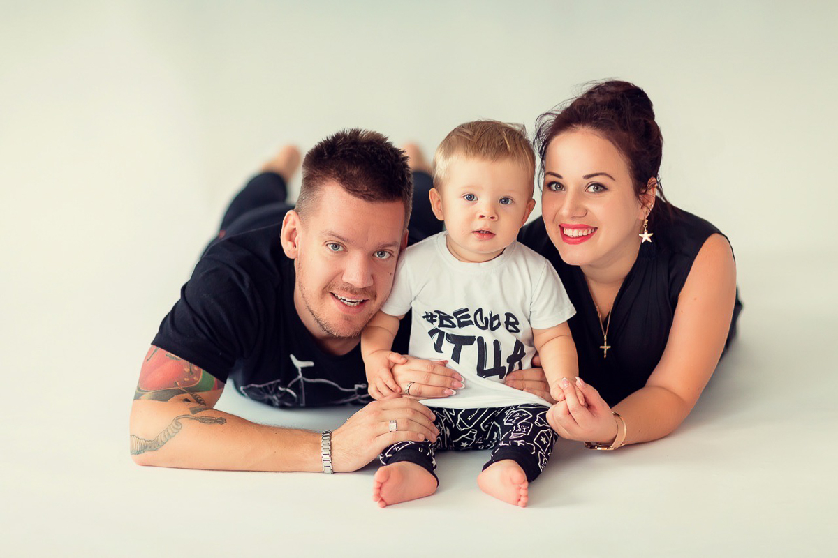 Поклонницы, постоянные репетиции, бесконечный поиск звучаний. Девушки владимирских музыкантов из «Bosphorus night», «AMPLIFE», «MORE» и «Глазированной пихты» рассказывают, каково быть спутницей рокера